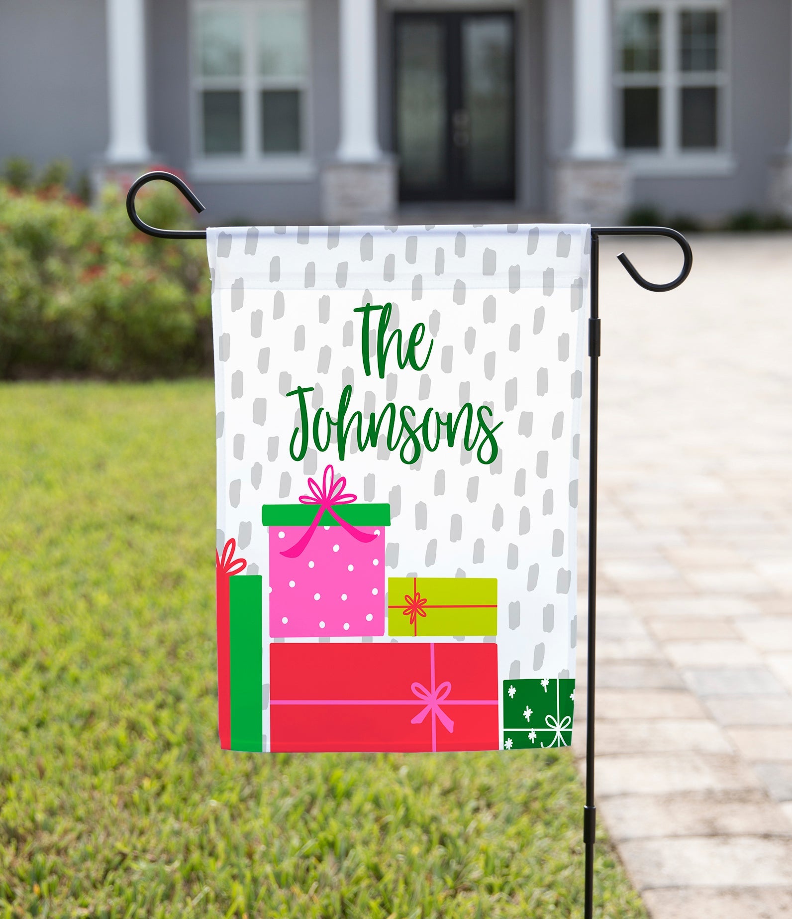 Add a festive touch to your outdoor space with our enchanting Christmas Garden Flags! Handcrafted with love and precision, these flags are the perfect way to welcome the holiday season and spruce up your garden or yard.